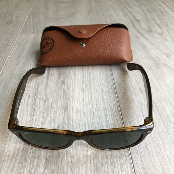 Genuine Ray - Ban Small Frame Wayfarer Sunglasses - Picture 4 of 8